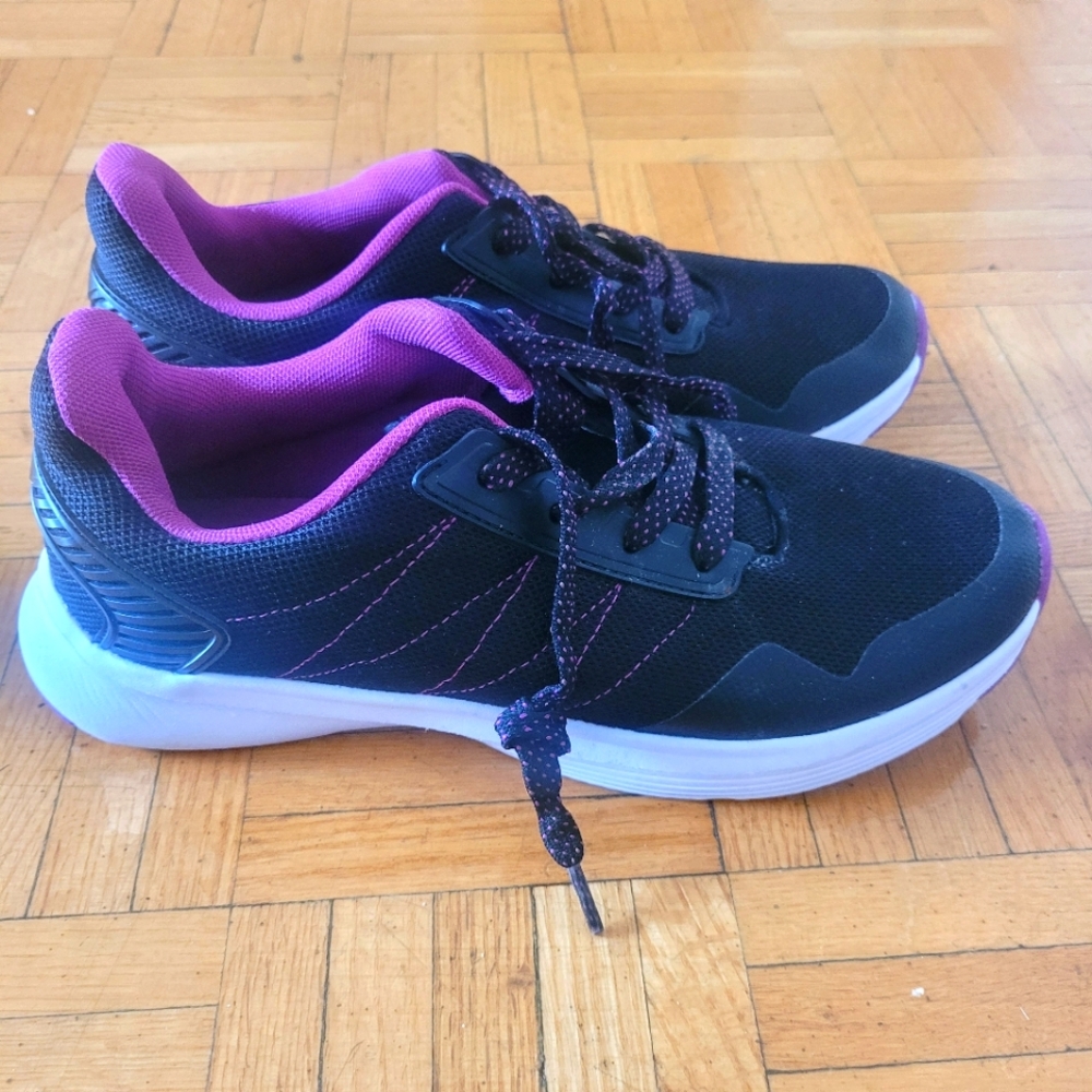 Athletic Works NWOT Size 8 Women's Running Shoes - Picture 2 of 6